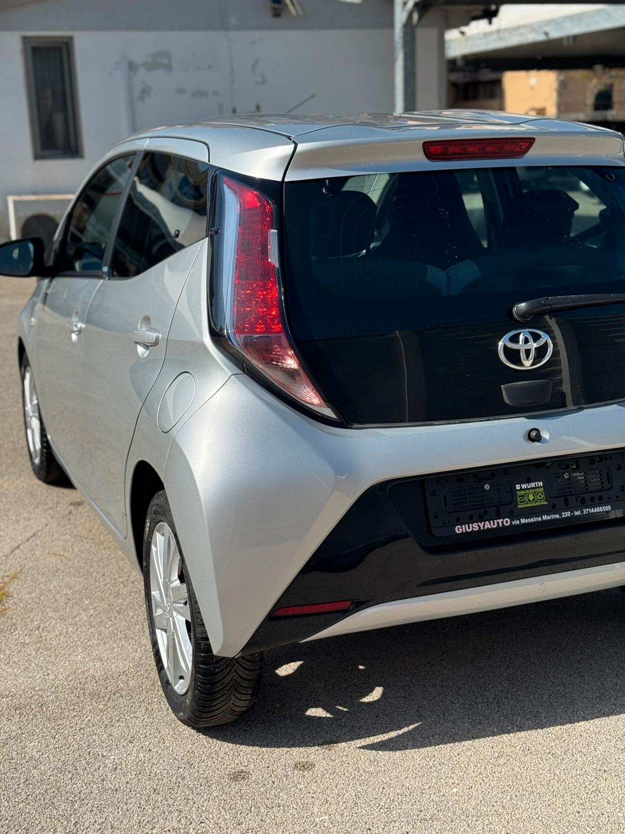 Toyota Aygo 1.0 VVT-i 69 CV 5 porte x-pure