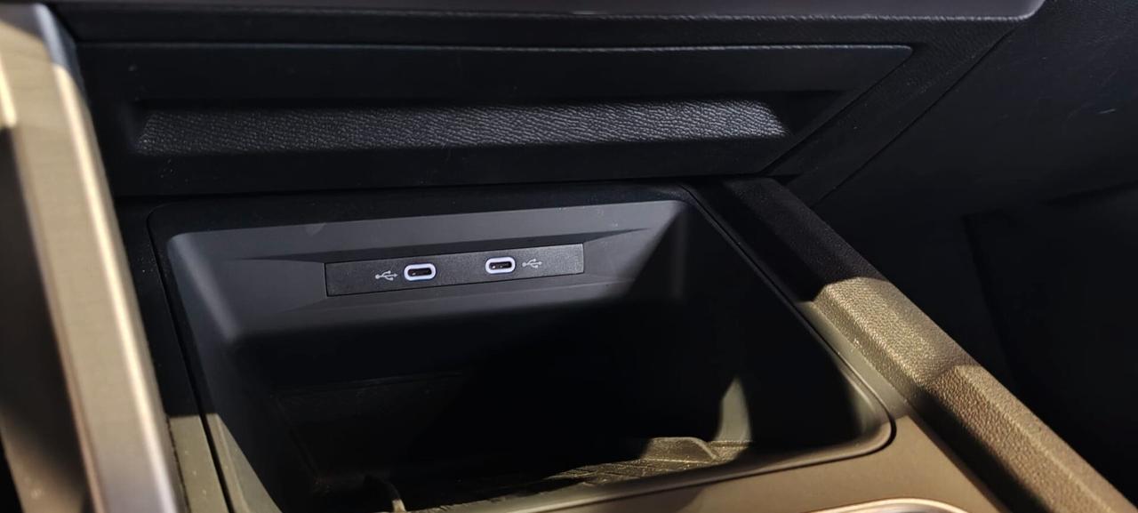 Seat Leon Sportstourer 1.5 eTSI 150 CV DSG FR