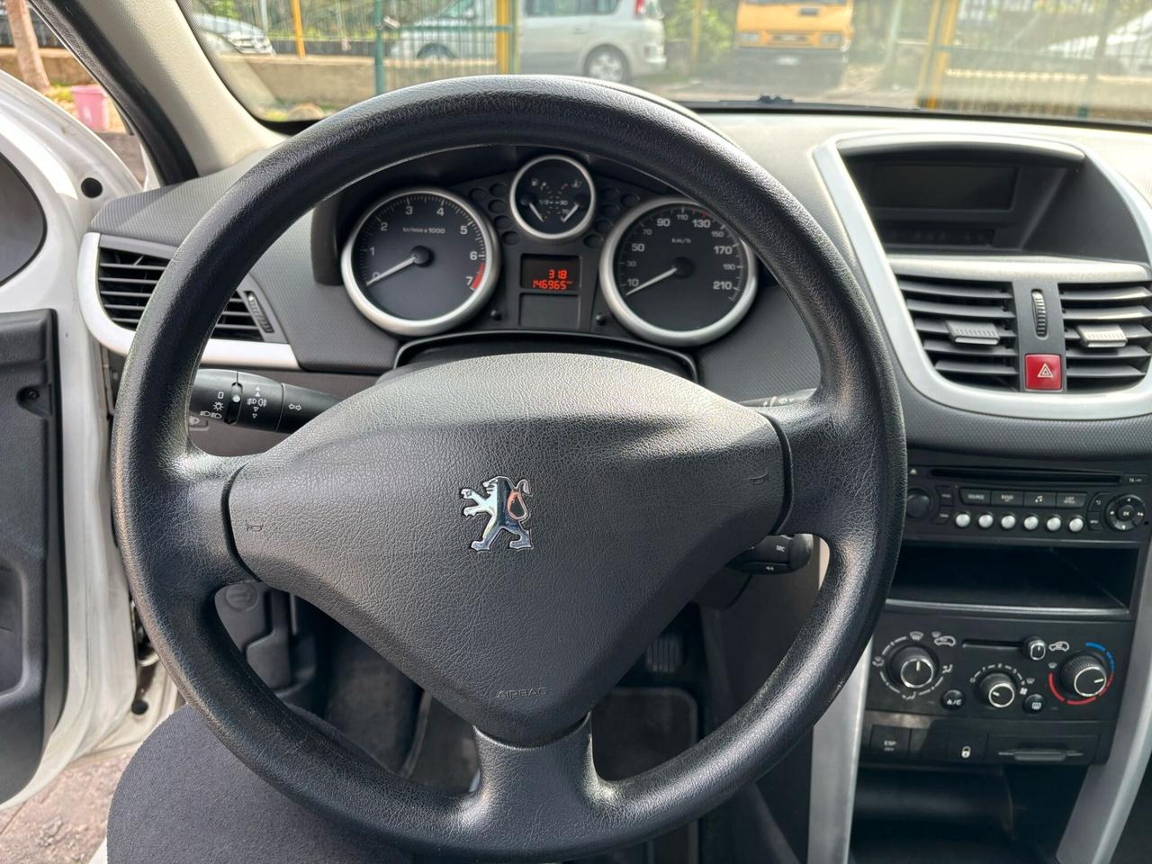 PEUGEOT 207 1.4 B - 2012