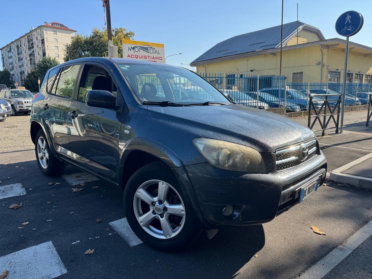 Toyota RAV 4 2.2 D 177 CV Luxury 4x4