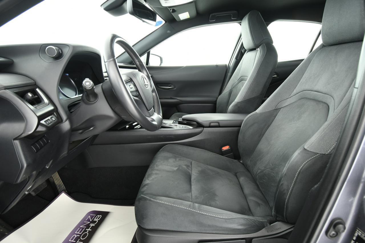 LEXUS UX 250h 2.0 F-Sport 2wd cvt CAMERA+ACC+C17"