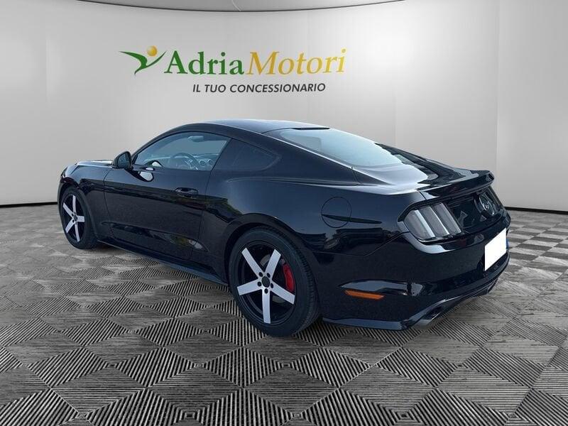 Ford Mustang Fastback 3.7 Aut. v6