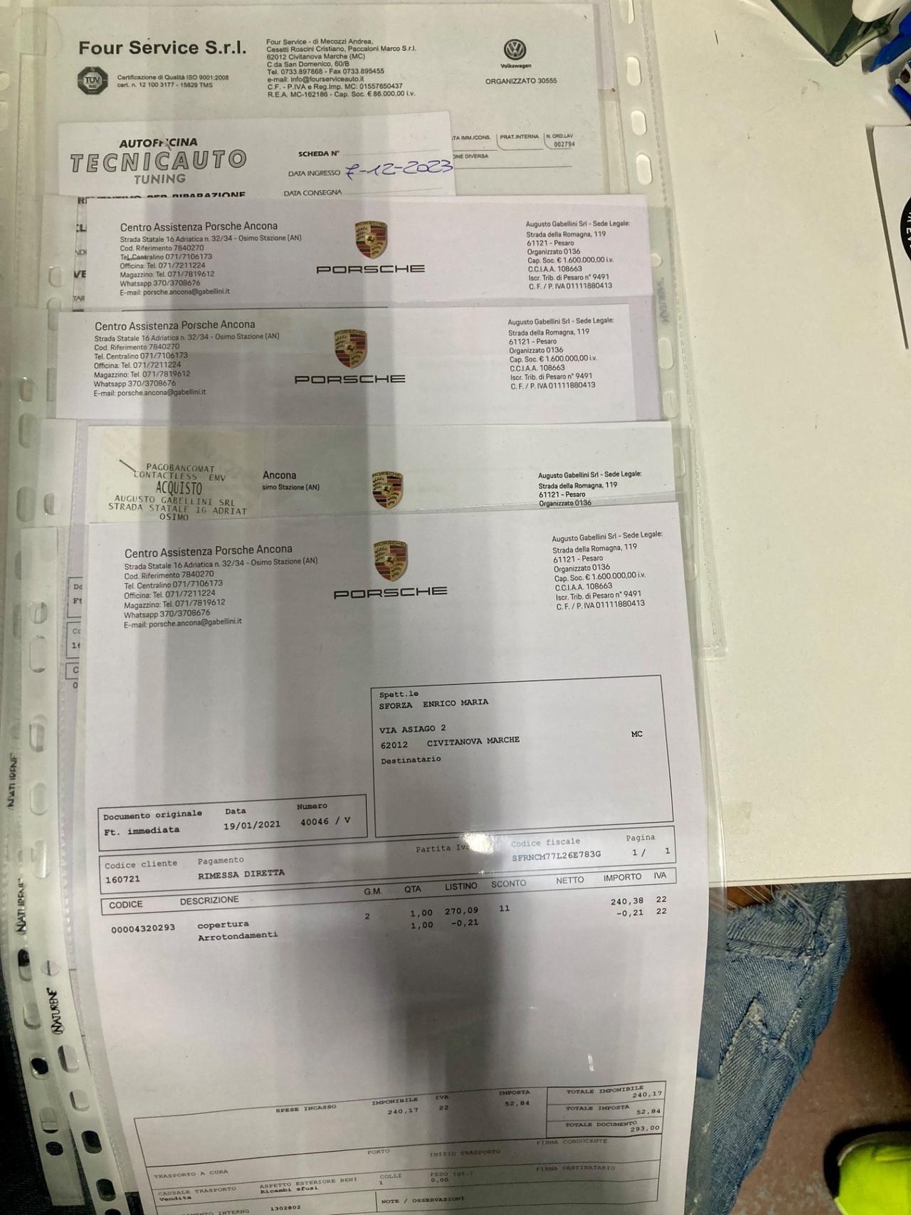 Porsche 911 Carrera 4 - 993