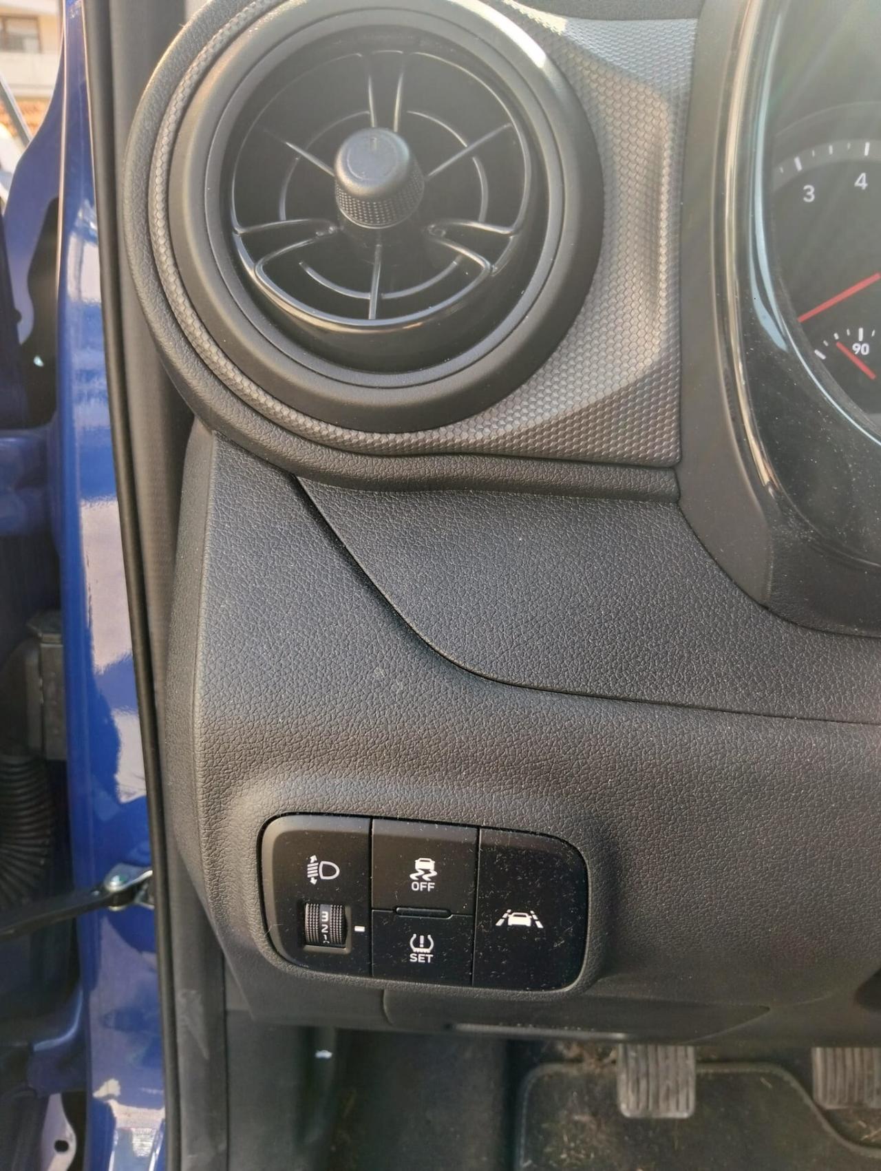 Hyundai i10 1.0 MPI Prime 2021 SINISTRATA