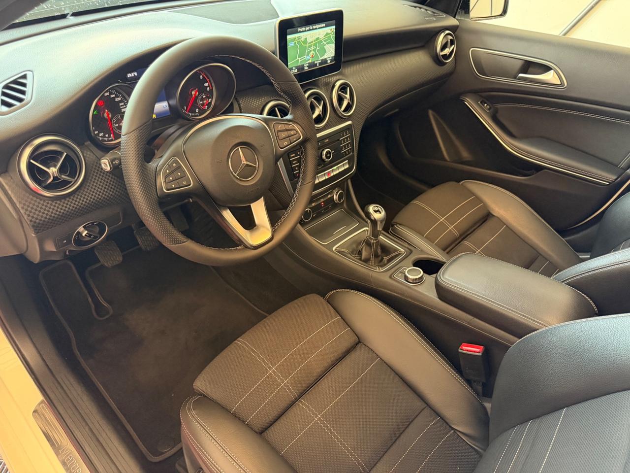 Mercedes-benz A 180 d Premium