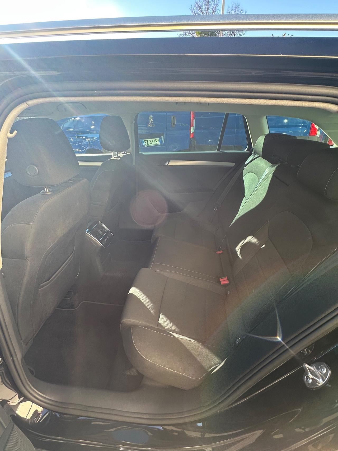 Skoda Superb 2.0 TDI 150 CV SCR DSG Wagon Executive