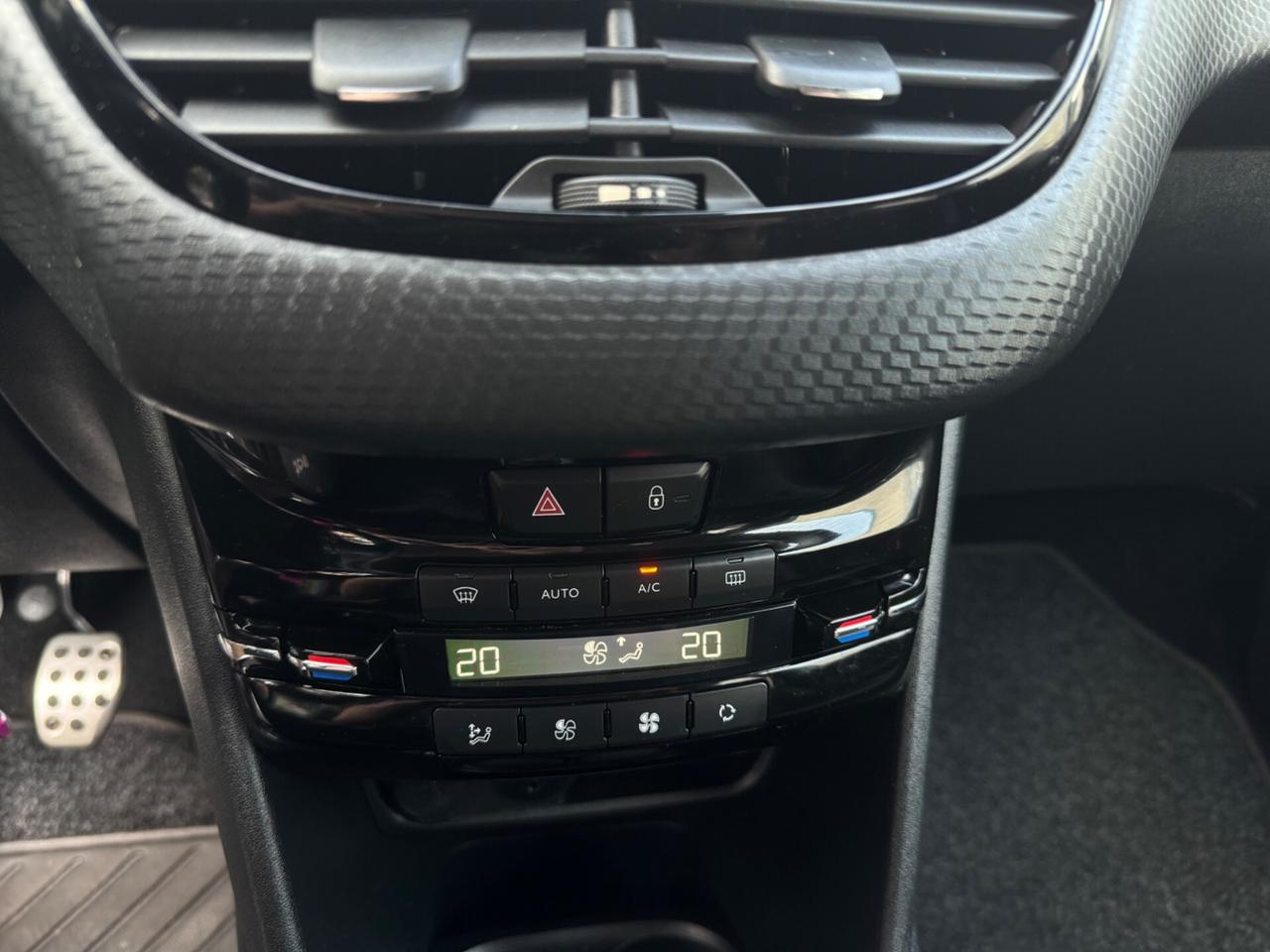 Peugeot 208 GT Line 1.2 110CV NEOPATENTATI