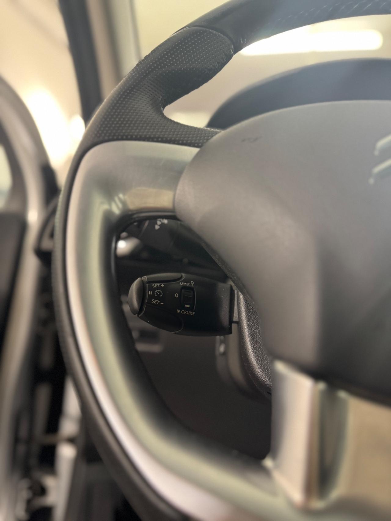 Citroen C3 Exclusive *TETTO PANORAMICO- SENSORI DI PARCHEGGIO* NEOPATENTATI
