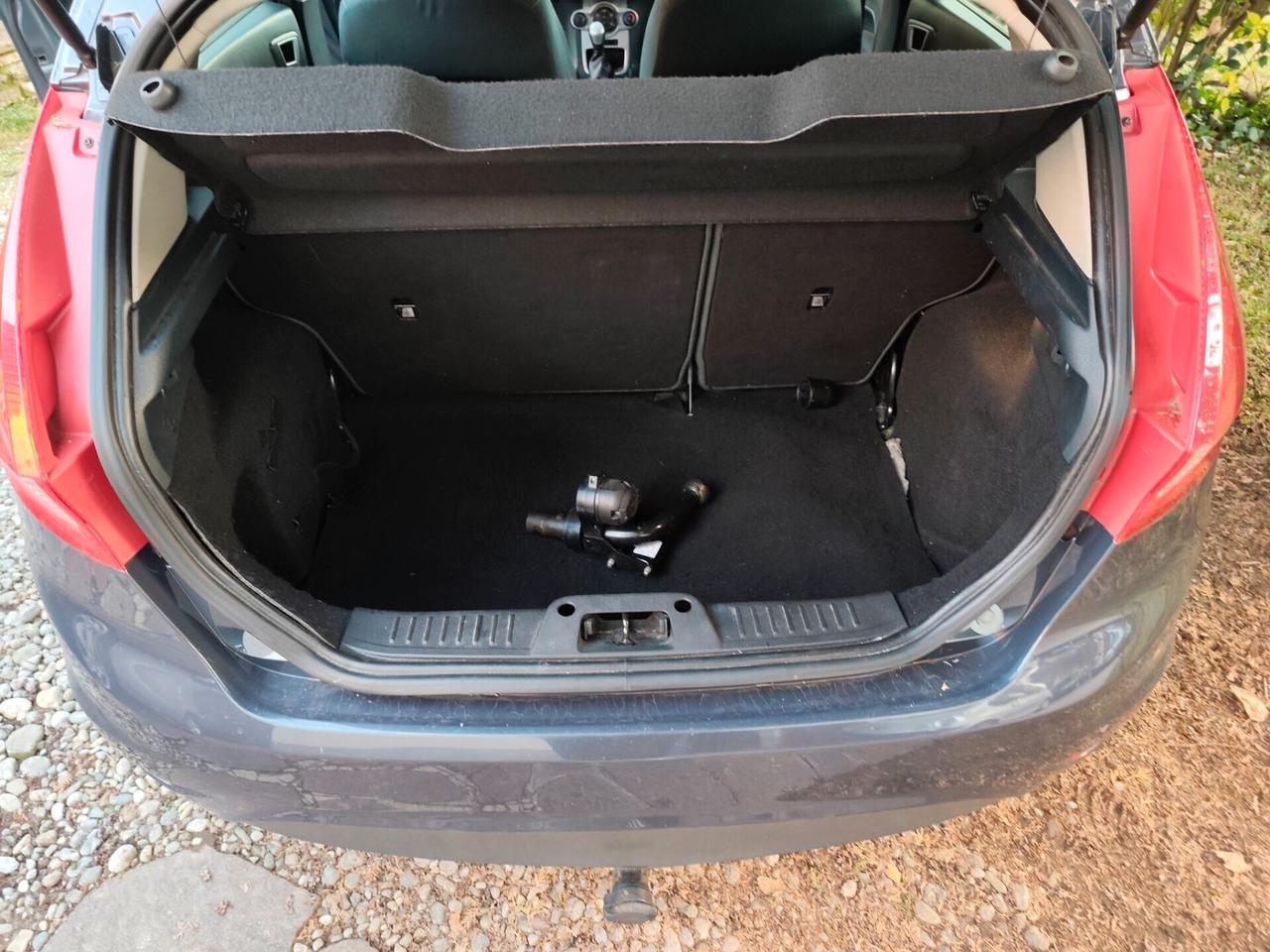 Ford Fiesta 1.2 benz euro 5 5p. gancio traino