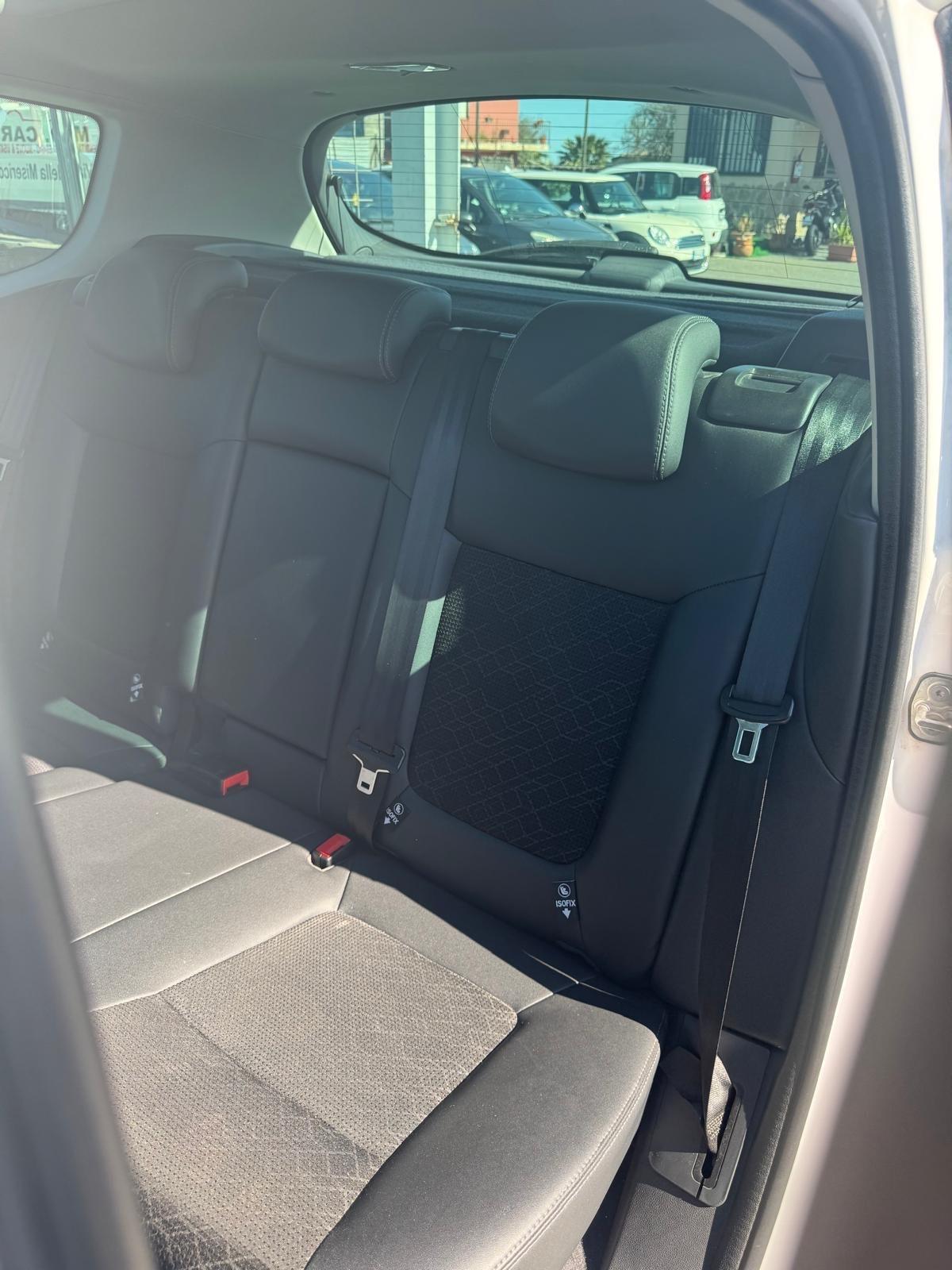 Peugeot 3008 BlueHDi 120 S&S Business