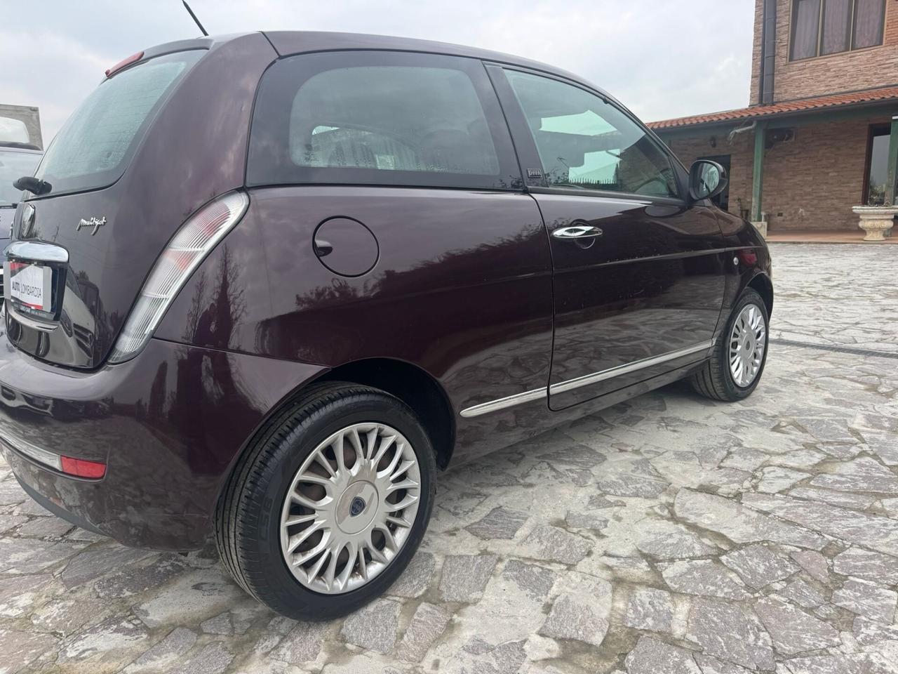 Lancia Ypsilon 1.3 MJT 75 CV Elle