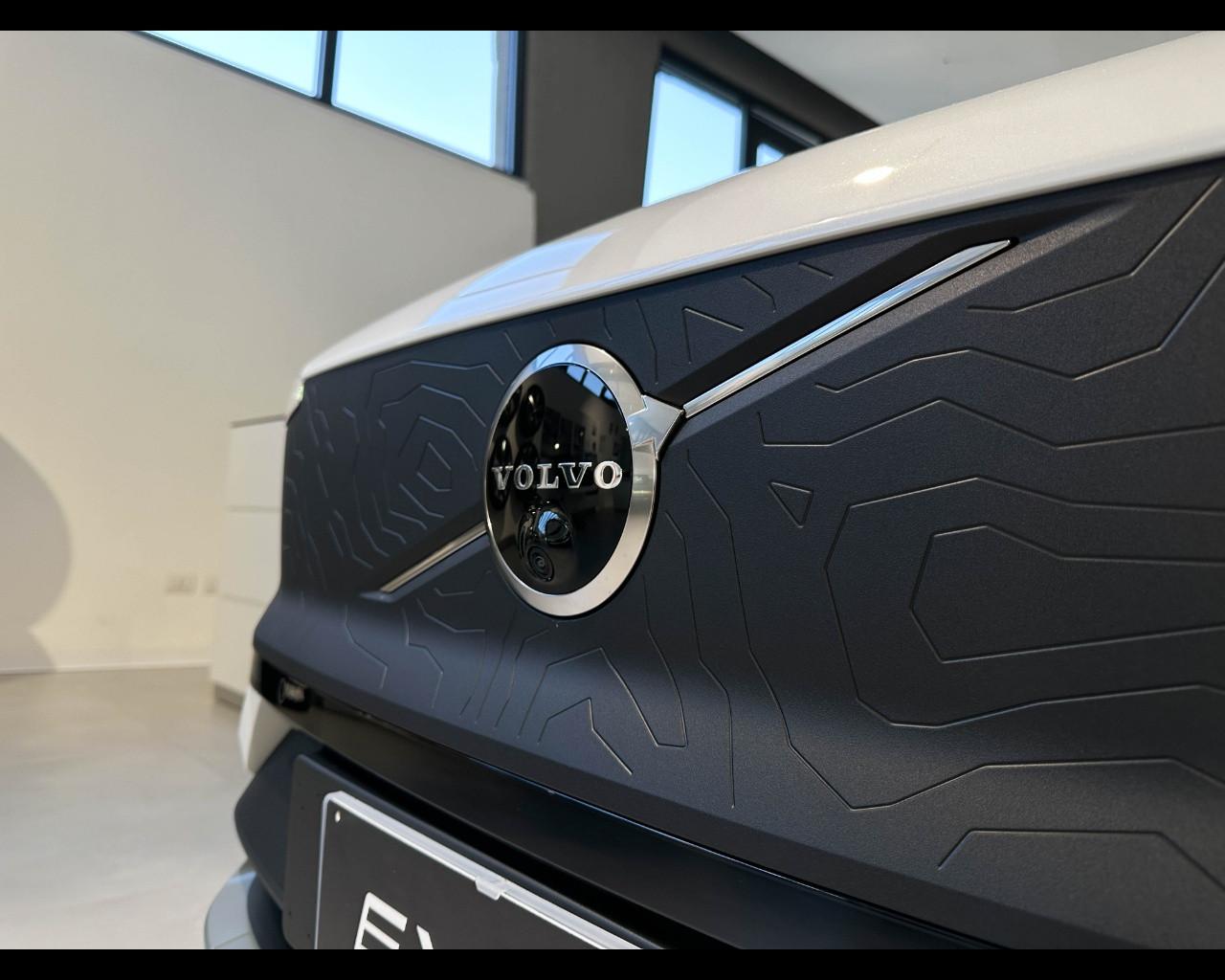 VOLVO EX30 Cross Country Ultra Twin Motor Performance