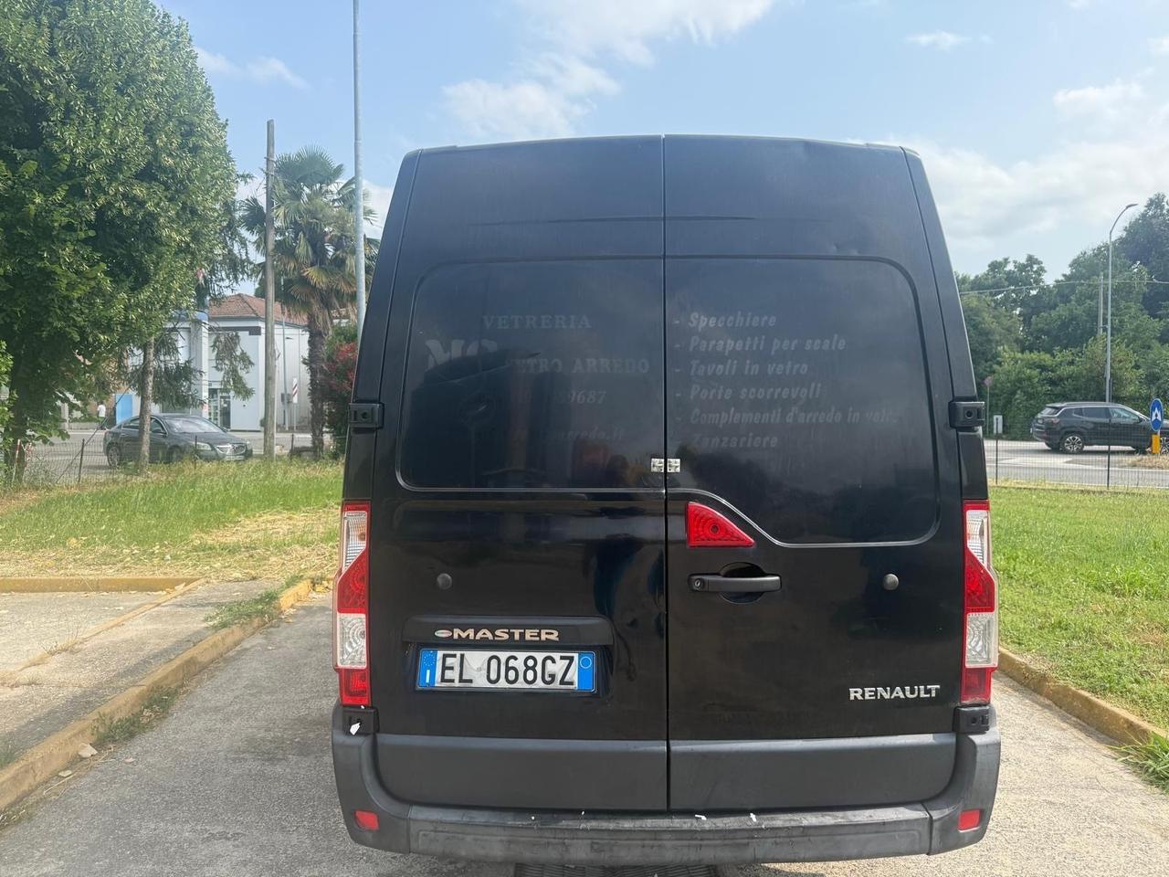 Renault Master T33 2.3 dCi/cambio automatico