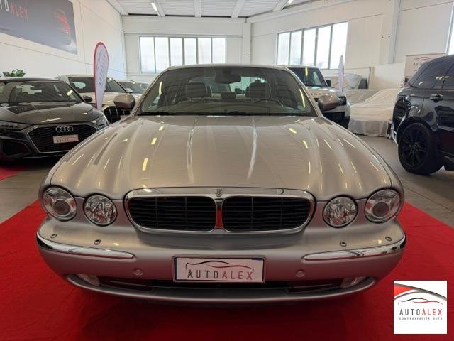 JAGUAR - XJ8 4.2 V8 298cv