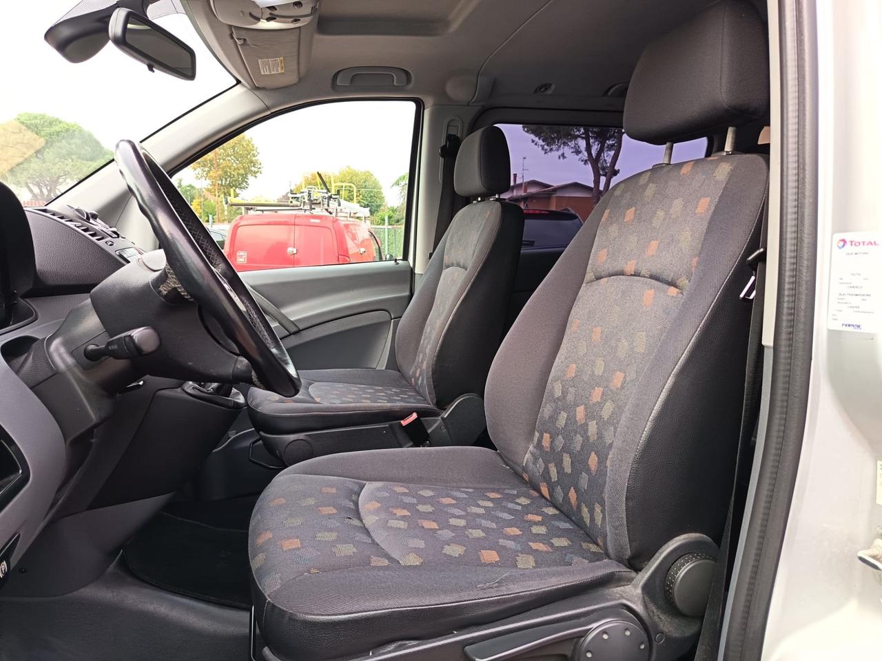Mercedes Vito 111 cdi compact 8 sedili e gancio traino