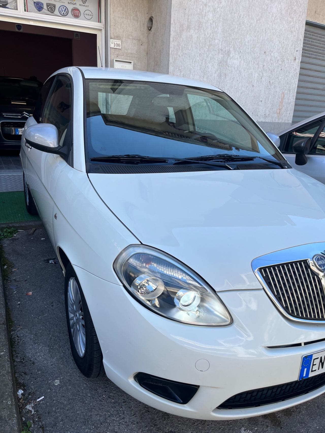 Lancia Ypsilon 1.4 Unyca Ecochic GPL FINE 2012