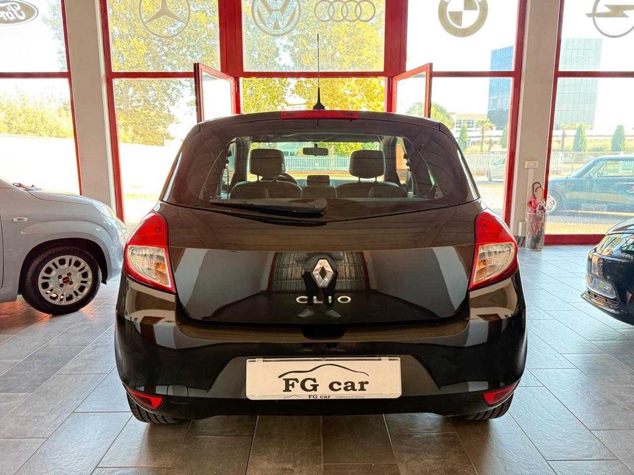 Renault Clio 1.2 16V 3 porte Luxe 100Cv NEOPATENTATI