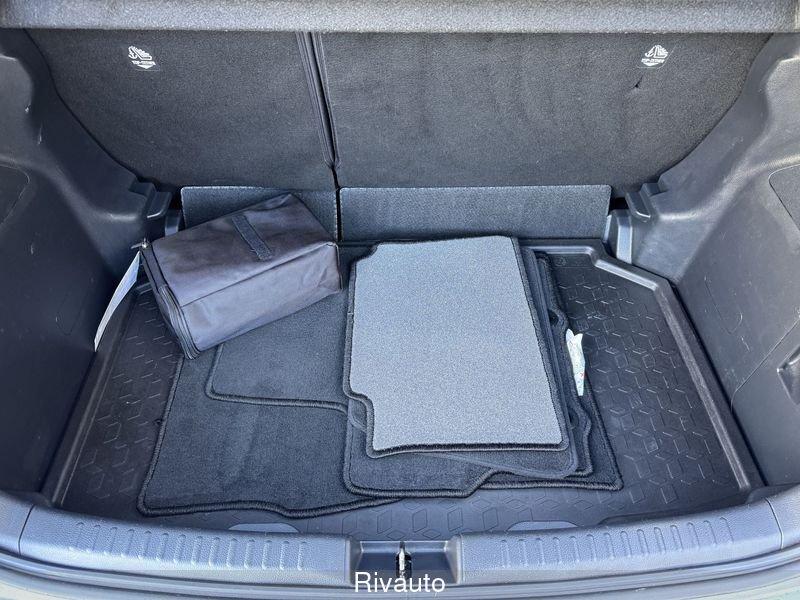 Toyota Yaris Hybrid Trend MY22