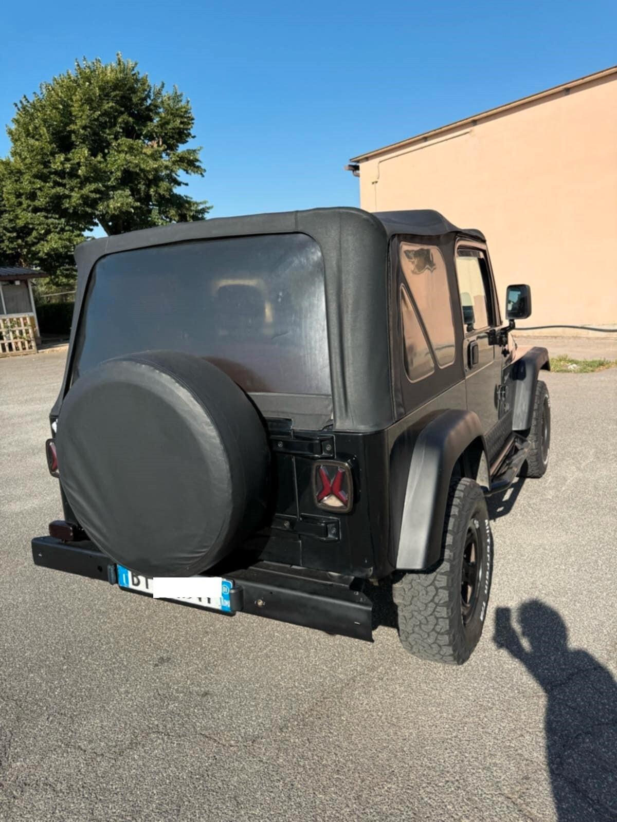 Jeep Wrangler 2.5 GPL
