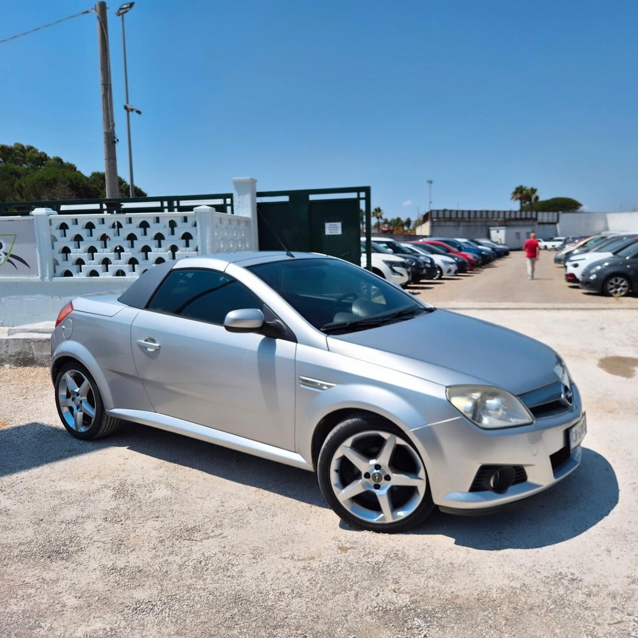 Opel Tigra TwinTop 1.4 16V First Edition