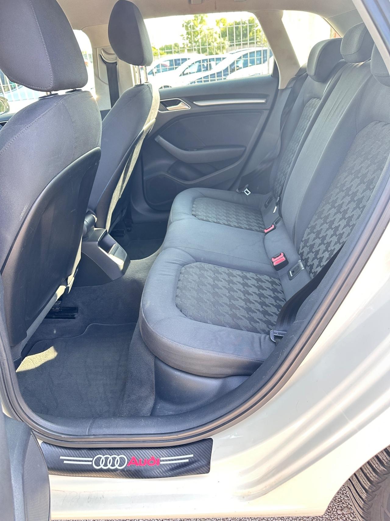 Audi A3 SPB 1.6 TDI S tronic Ambition-2013
