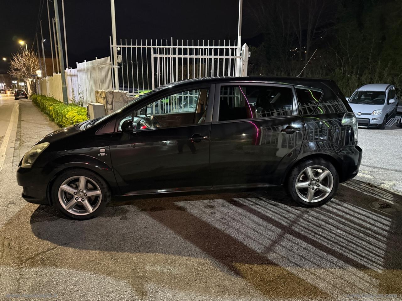 TOYOTA Corolla Verso 2.2 16V D-4D D-Cat 7pti 7P.