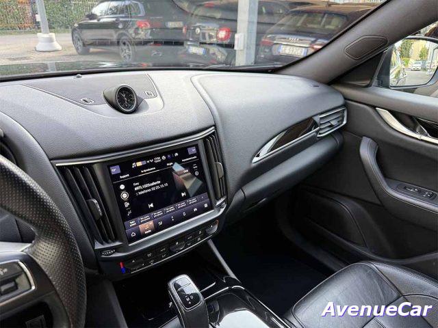 MASERATI Levante Gransport (reale)TELECAMERA CERCHI 20' IVA ESPOSTA
