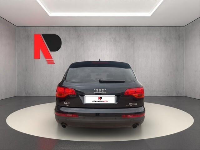Audi Q7 3.0 V6 TDI 233CV quattro tiptronic 7 Posti