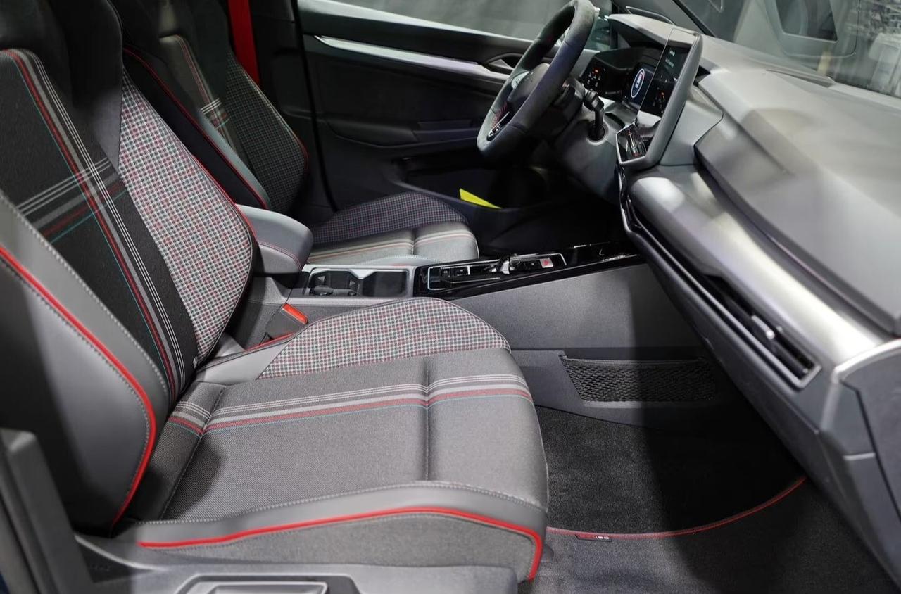 Volkswagen Golf GTI 2.0 TSI DSG Edition 50 CLUBSPORT/ TETTO/ HEAD-UP/ HARMAN & KARDON/ 360°