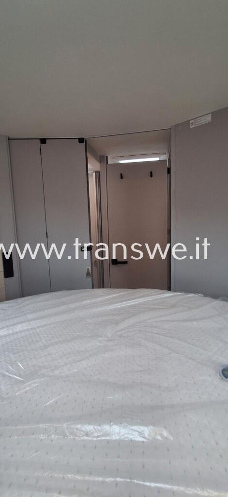 Bürstner B66 732TD Letto centrale nautico con cambio automatico