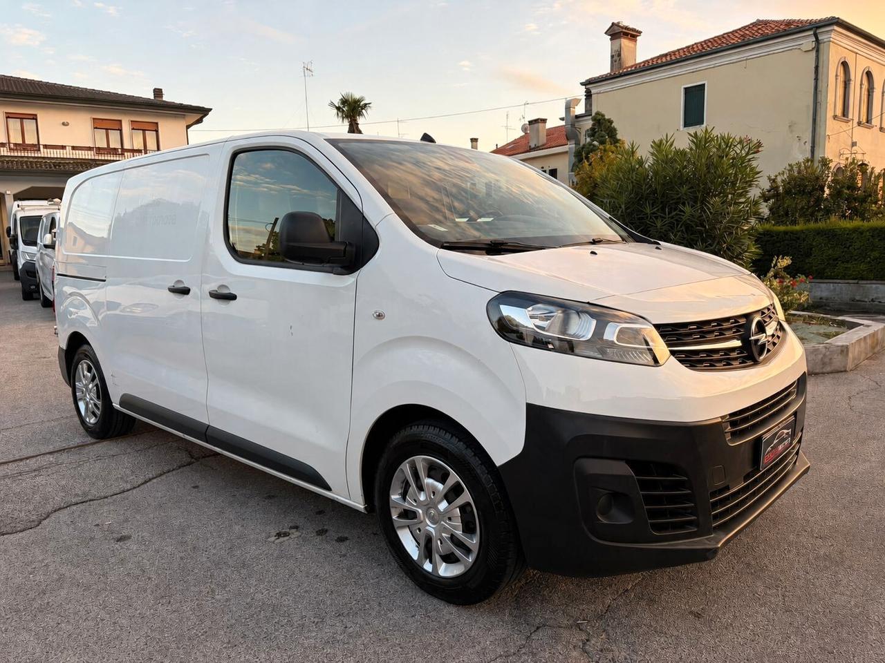 Opel Vivaro 1.5 Diesel 120CV S&S PL-TN M Furgone Essentia