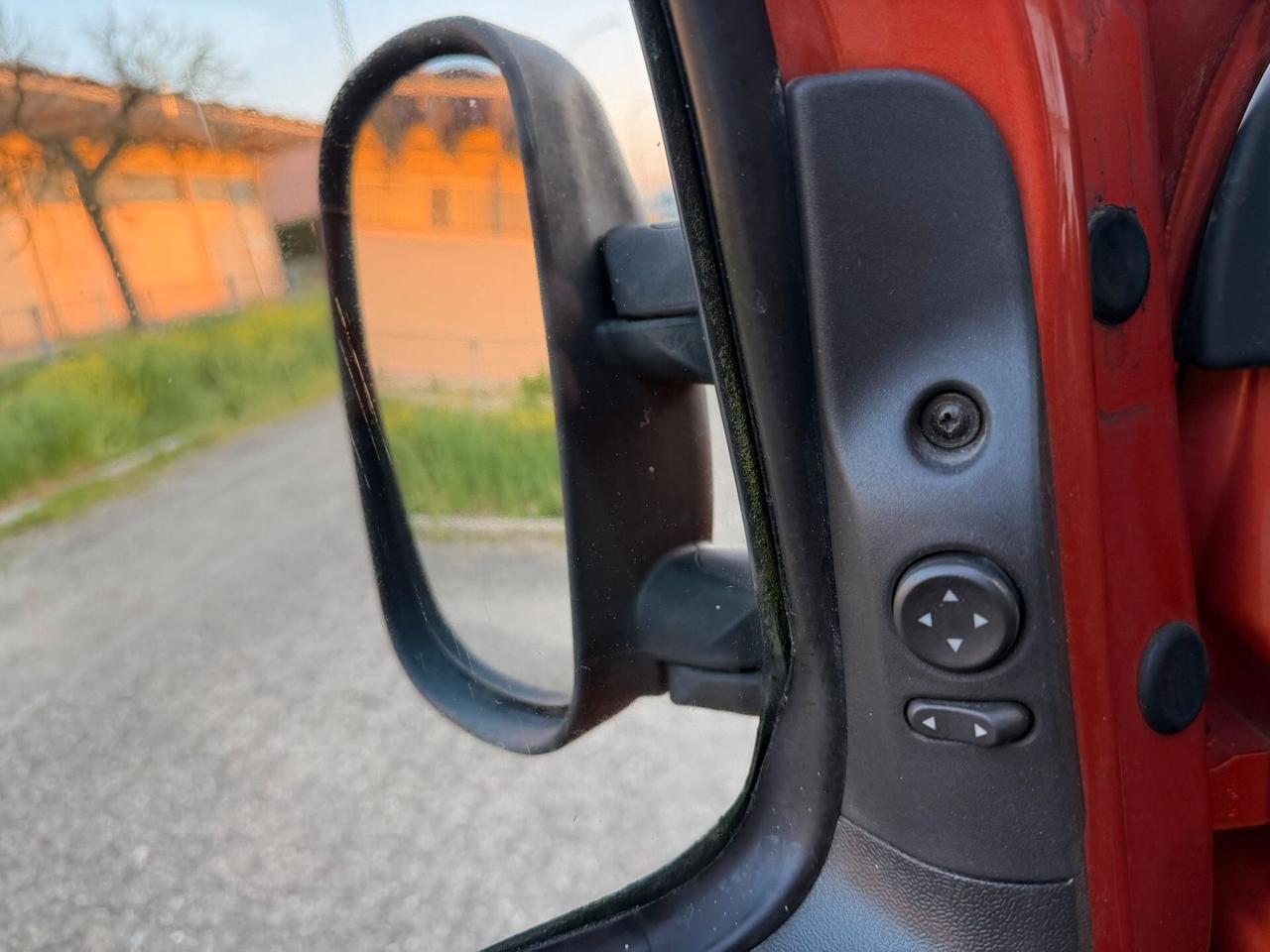 Fiat Doblo 1.9 MJT 105 CV Passo Lungo 5 posti