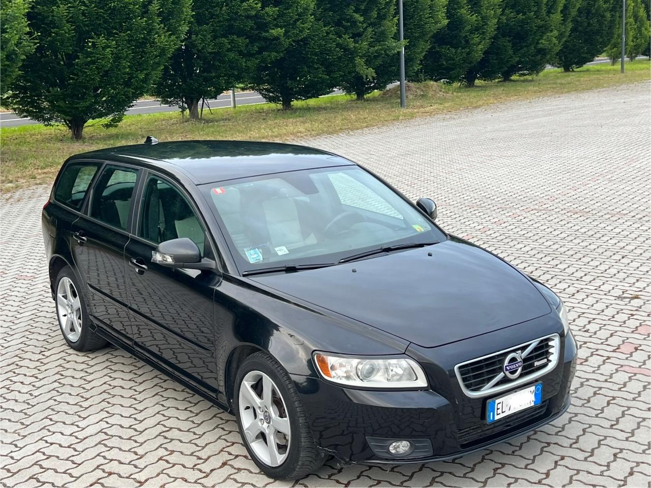 Volvo V50 D3 R-design