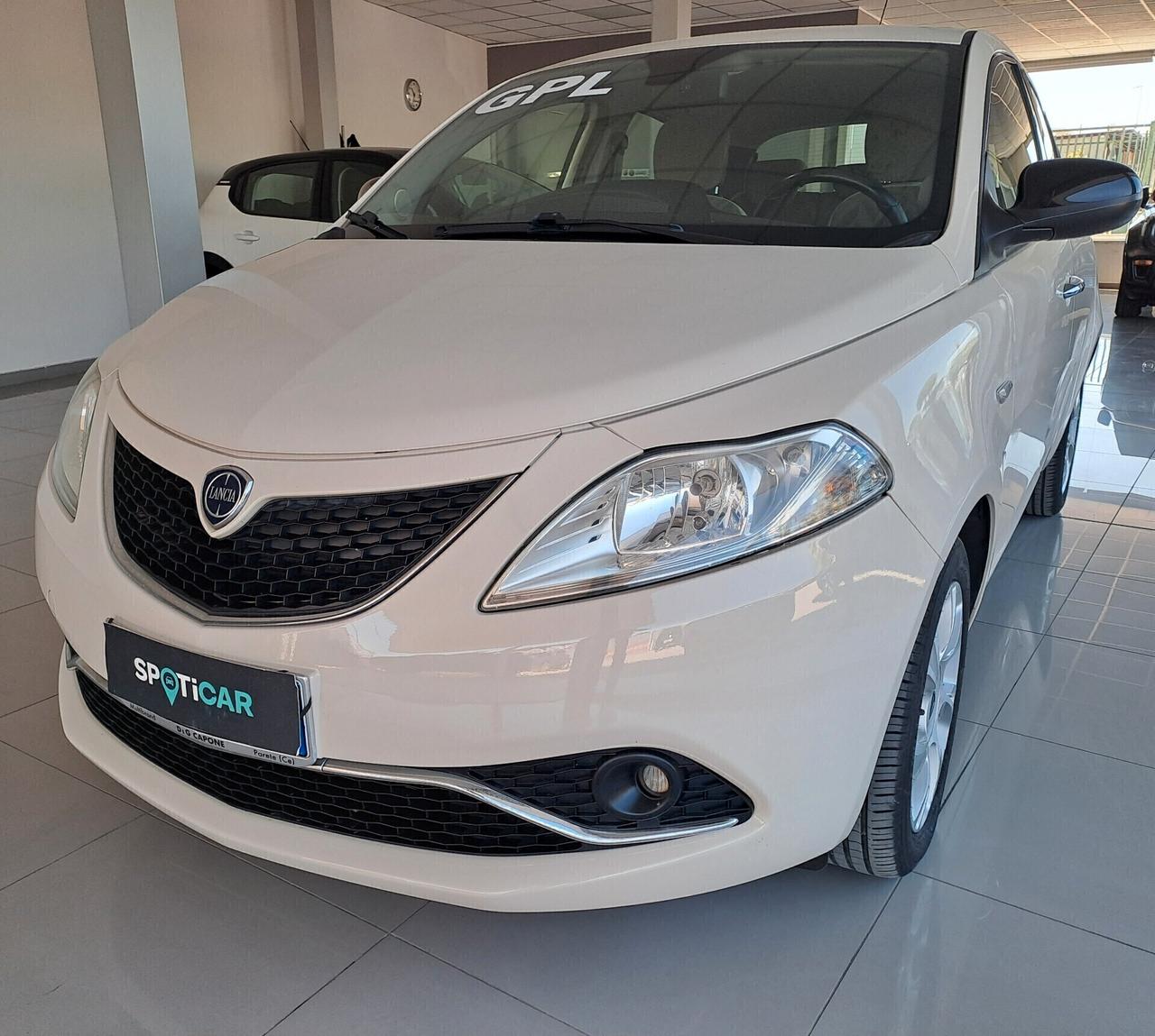 Lancia Ypsilon 1.2 B/GPL 69 CV 5 porte Gold