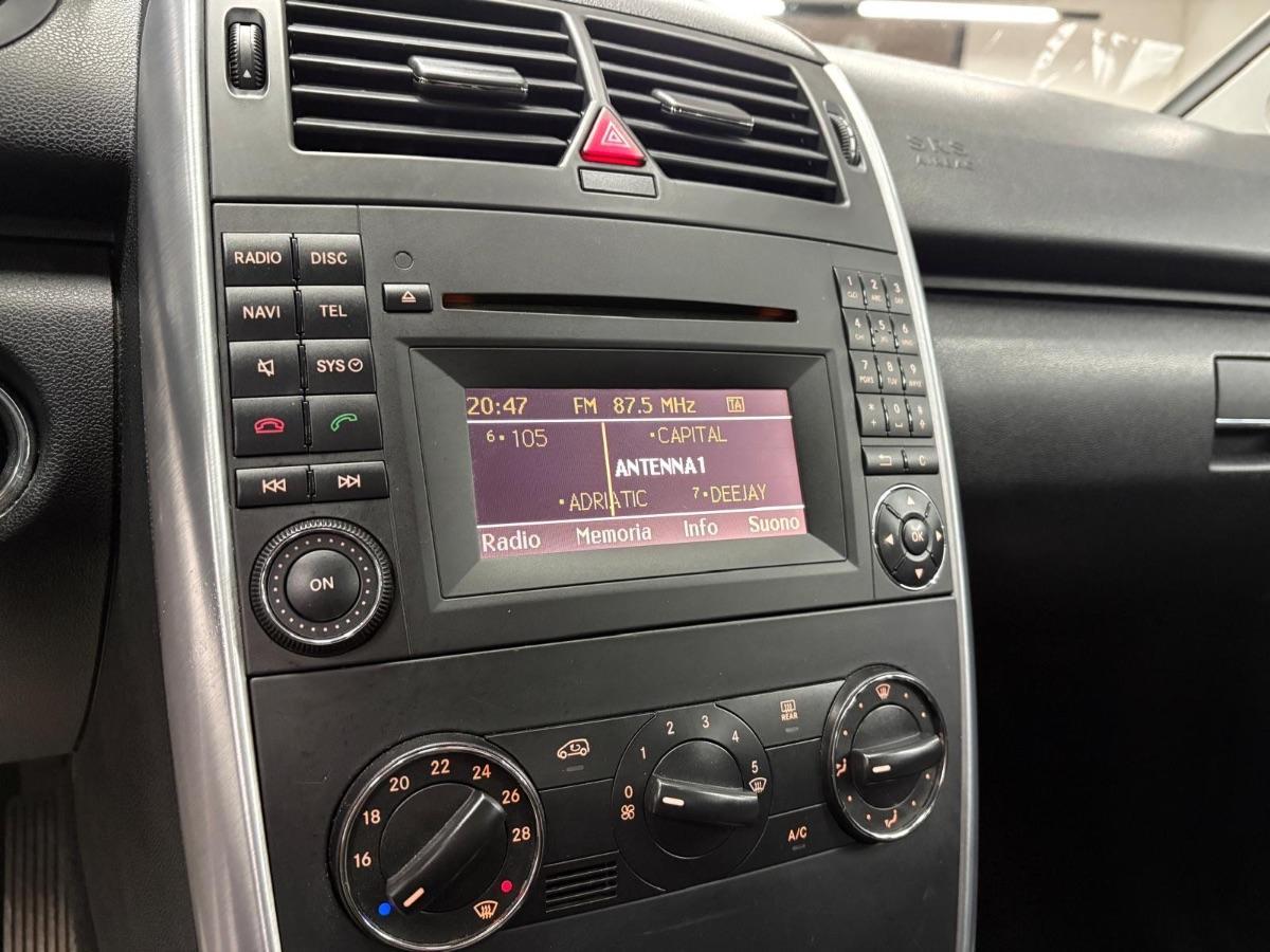 MERCEDES A180 CDI Avantgarde UNICO PROP/ NAVI/ PELLE