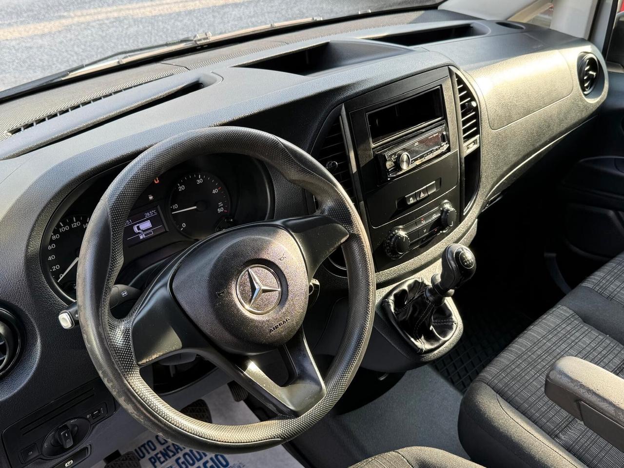 Mercedes Benz VITO 114 CDI COMPACT 2.2 6 MARCE COMPACT