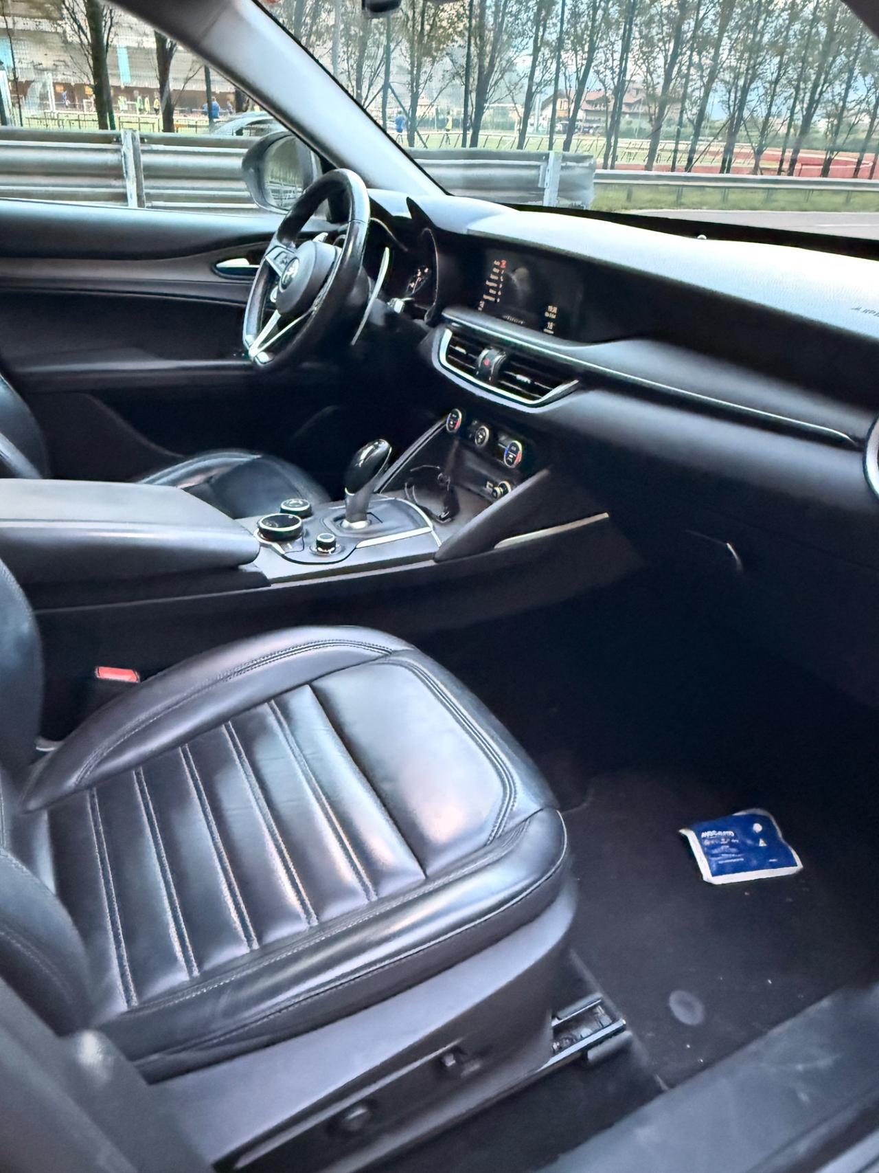 Alfa Romeo Stelvio 2.2 Turbodiesel 180 CV AT8 Q4 Business