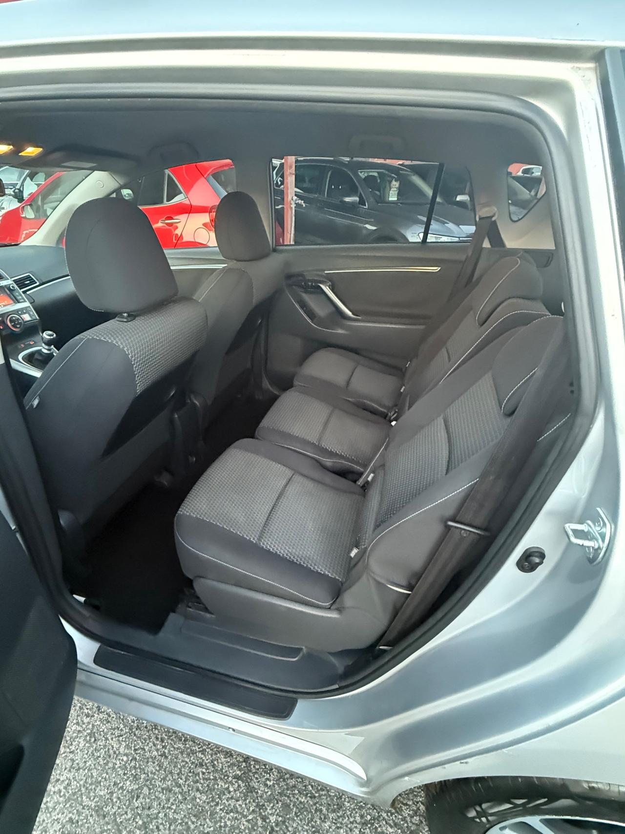 Verso 1.6 D-4D Style 7 posti-unipro-rate-garanzia