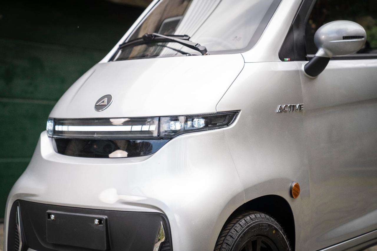 Scooter elettrico cabinato SENZA PATENTE