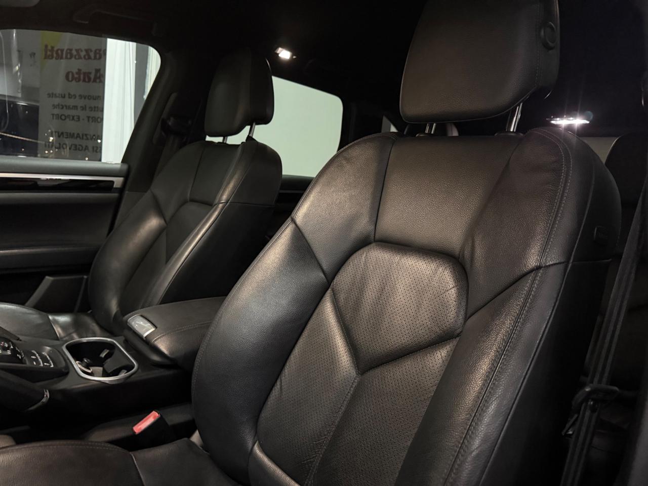 Porsche Cayenne 3.0D250cv BLACK+R21+CHRONO SPORT2016