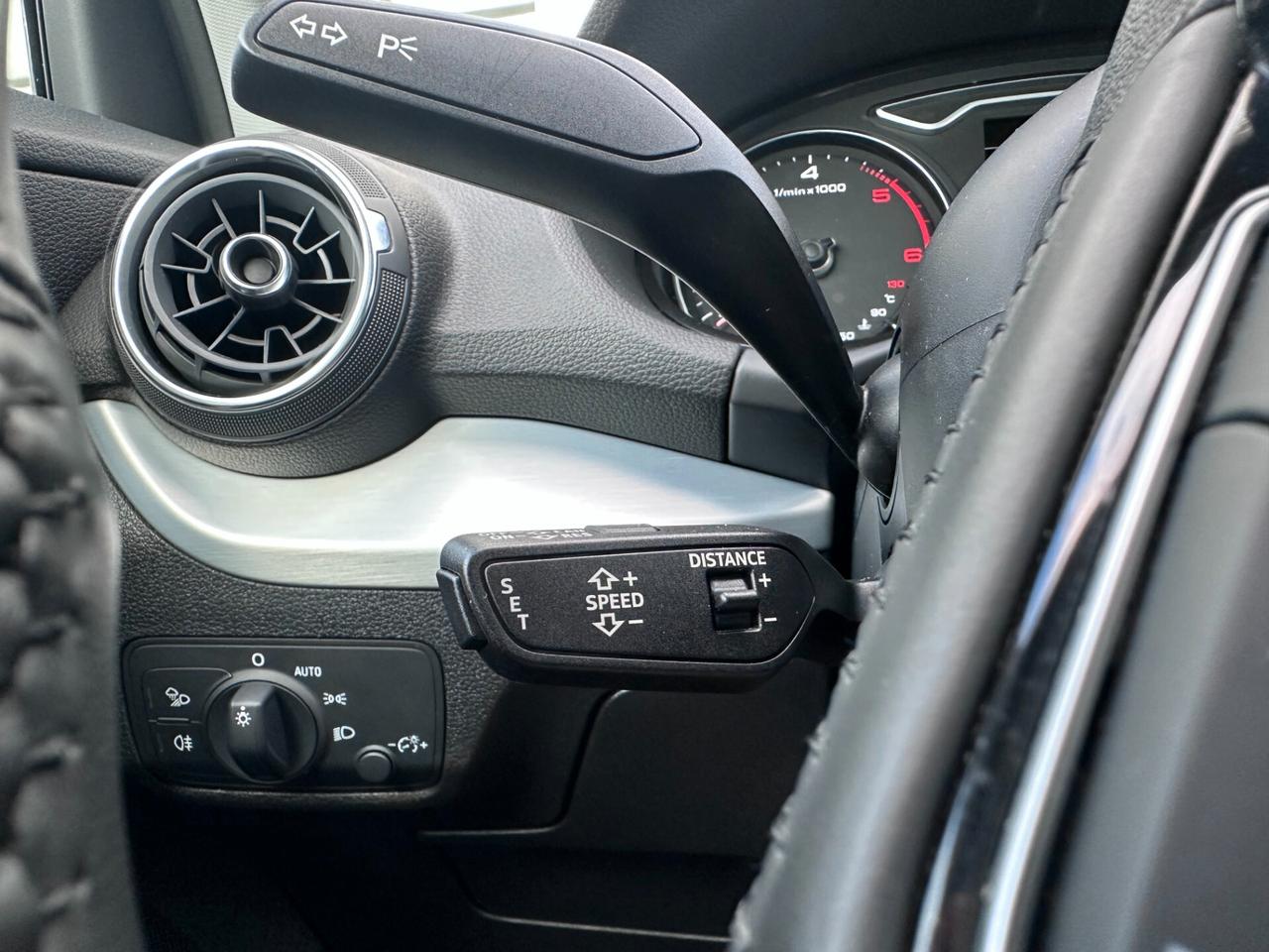 Audi Q2 1.6TDI 116CV S-LINE AUTOMATICA! PELLE! LED