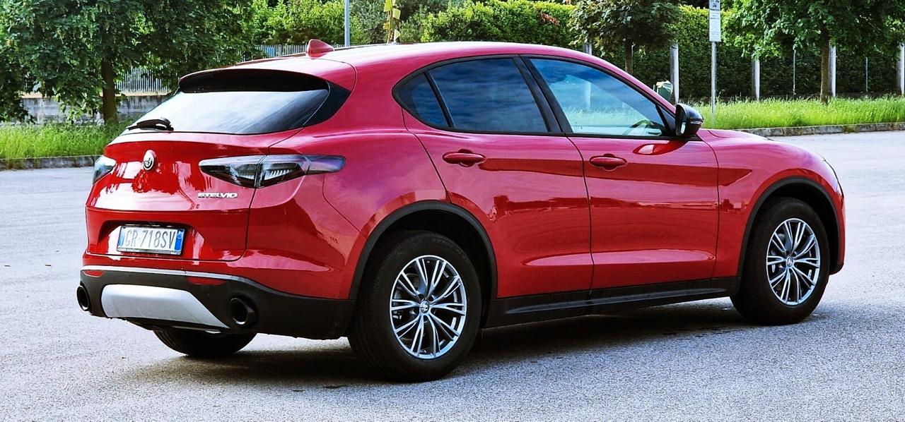 Alfa Romeo Stelvio 2.2 Turbodiesel 160 CV AT8 RWD Super