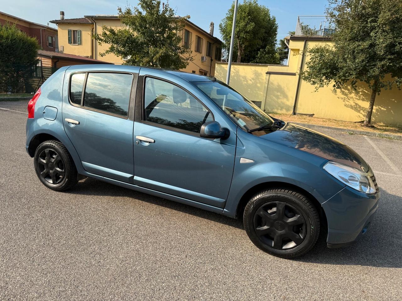 Dacia Sandero 1.4 Gpl - NEOPATENTATI - 12 MESI DI GARANZIA -