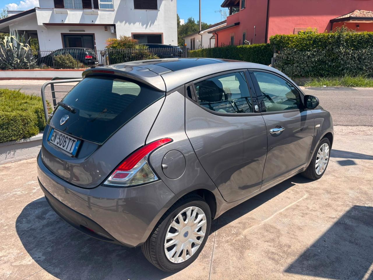 Lancia Ypsilon 1.2 69 CV 5 porte GPL Ecochic Gold