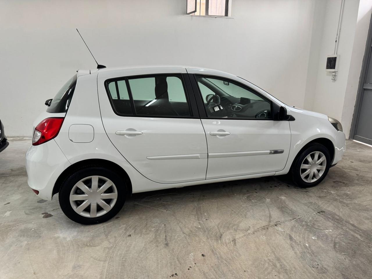 Renault Clio 1.2 16V 5 porte GPL Dynamique