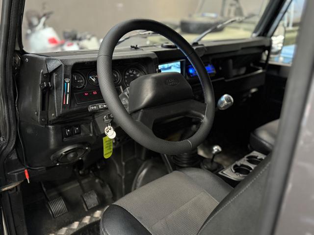 LAND ROVER Defender 110 TD5 CREW CAB TOMB RIDER *250 / MONDO*