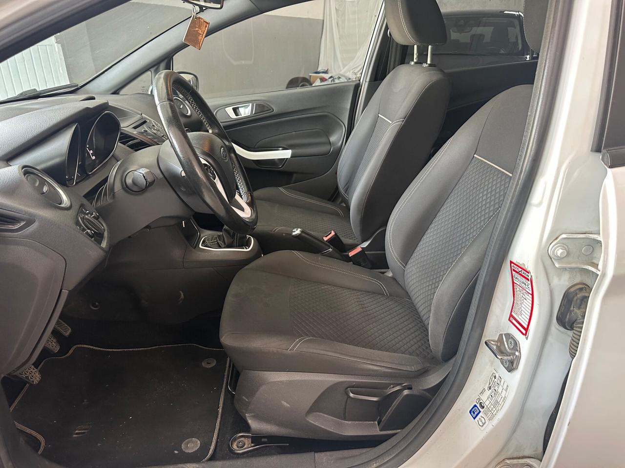 Ford Fiesta 1.4 5 porte Bz.- GPL Black & White Edition