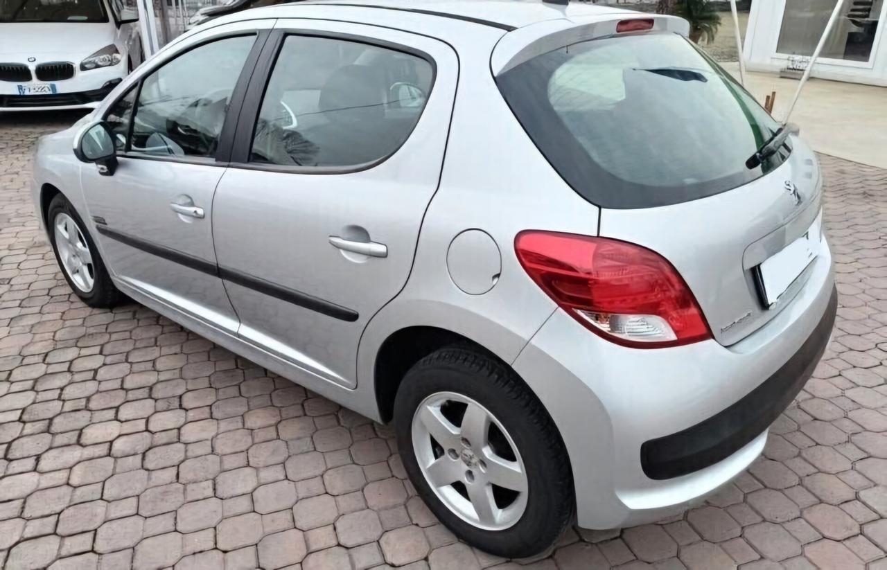 Peugeot 207 1.4 8V 75CV 5p. X Line Neopatentati