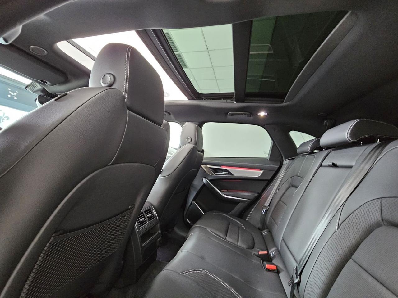 Jaguar F-Pace SE R-Dynamic 2.0 204cv Diesel mHev Automatico
