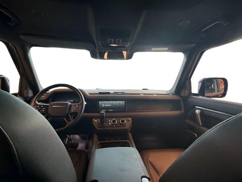 Land Rover Defender 3.0D I6 200 110 X-Dynamic SE AWD auto.